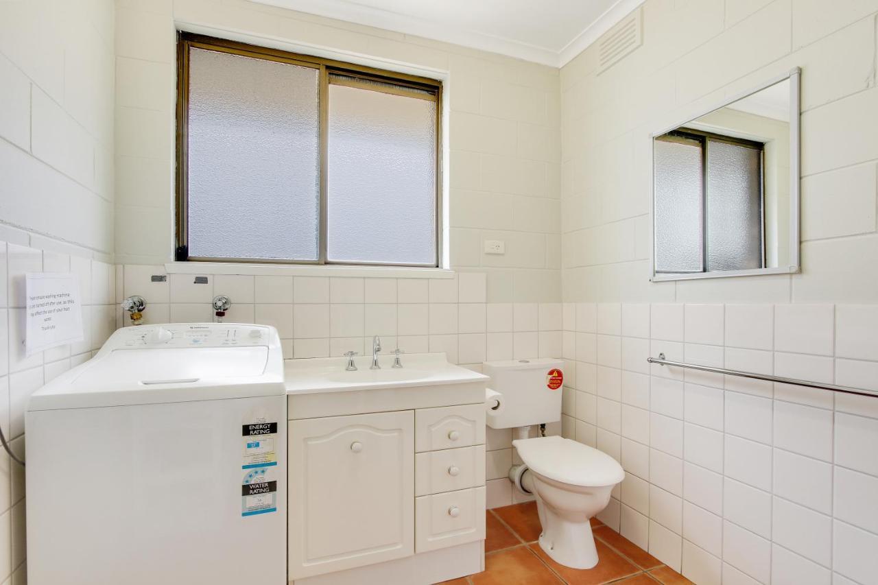 Hybiscus Waterfront Apartments Lakes Entrance Exterior foto