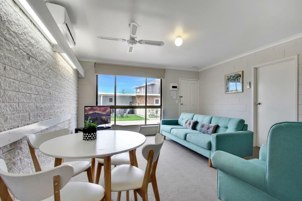 Hybiscus Waterfront Apartments Lakes Entrance Exterior foto